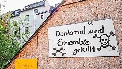 ...blüht jetzt der Protest. ...blüht jetzt der Protest.