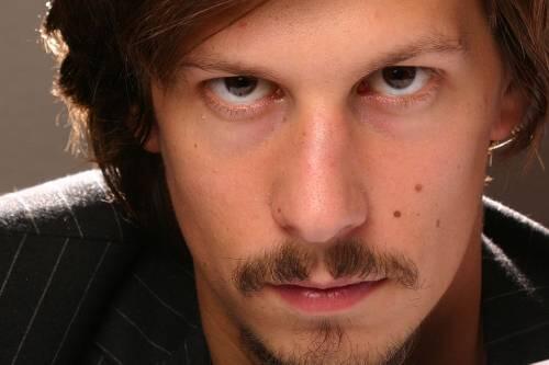 Hat schon so einem magischen Blick - der Ken Bardowick.