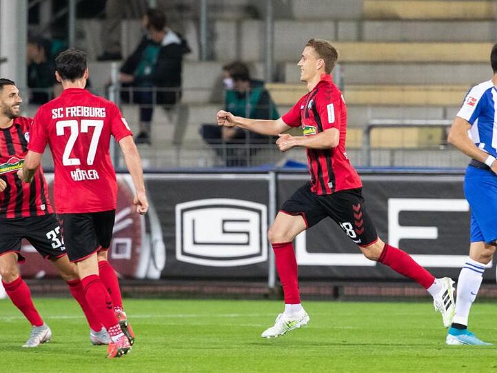 Nils Petersen (r) sorgte für den Freiburger Sieg gegen Hertha.