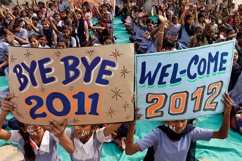 In Indien begrüßen die Bewohner das neue Jahr bereits mit selbstgemalten Plakaten.