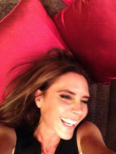 Ausnahmsweise mal ein Lächeln von Victoria Beckham