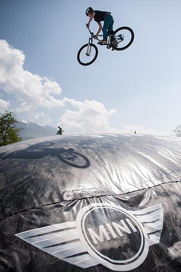 Hier eine Auswahl der spektakulären Bilder vom Mini Bag Jump!