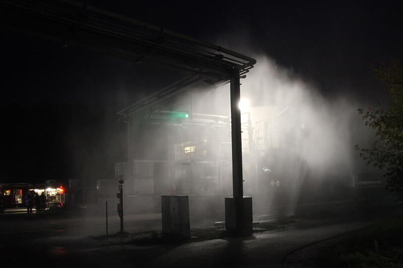 Großübung der Feuerwehr in einem Chemiewerk. Die spektakulären Bilder.