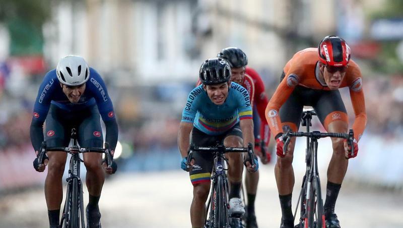 Nils Eekhoff (r), der Sieger im U23-Rennen, wurde nachträglich diequalifiziert. Nils Eekhoff (r), der Sieger im U23-Rennen, wurde nachträglich diequalifiziert.