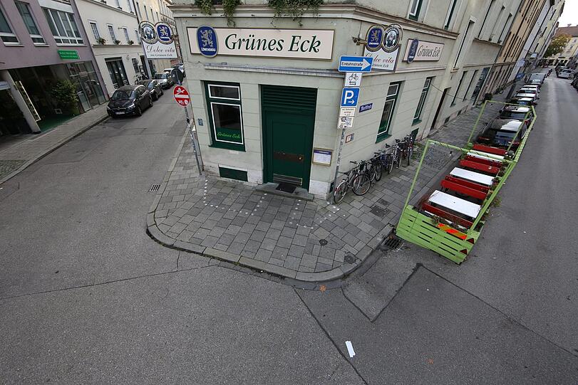 Legendär: das "grüne Eck" - hier wird sogar noch gekartelt.