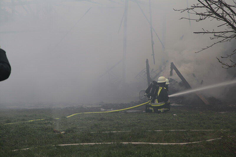 Warum der Bauernhof in Hagenberg in Flammen aufging, ist bisher nicht bekannt.