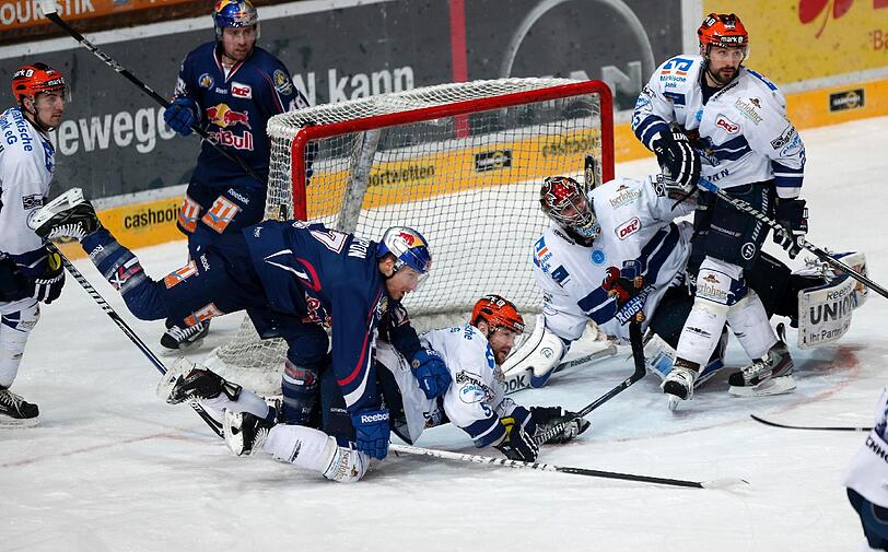 Alles auf Angriff: Vier Tore schoss der EHC gegen Iserlohn.
