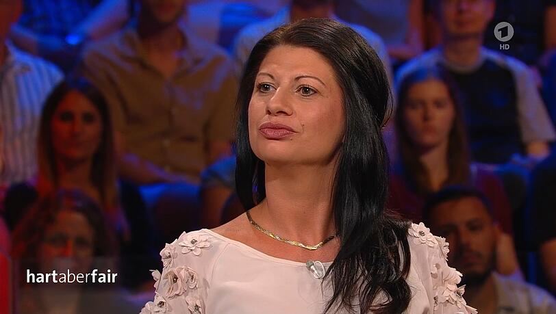 Caterina Künne, Inhaberin einer Bäckerei, machte bei "Hart aber fair" klar, dass es schlecht um die kleinen Bäckereibetriebe "an der Ecke" stehen könnte. Caterina Künne, Inhaberin einer Bäckerei, machte bei "Hart aber fair" klar, dass es schlecht um die kleinen Bäckereibetriebe "an der Ecke" stehen könnte.