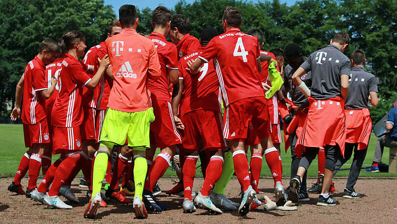 Am Sonntag (13 Uhr) erwartet die U17 des FC Bayern die Vertretung von Werder Bremen zum Finale im Grünwalder Stadion. Am Sonntag (13 Uhr) erwartet die U17 des FC Bayern die Vertretung von Werder Bremen zum Finale im Grünwalder Stadion.