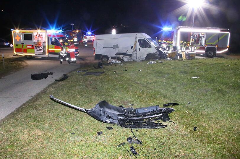 Zu dem Unfall wurden der Rettungsdienst aus Haag sowie die Feuerwehren aus Lengmoos und Gars am Inn gerufen. Den Gesamtschaden schätzt die Polizei auf knapp 35.000 Euro.