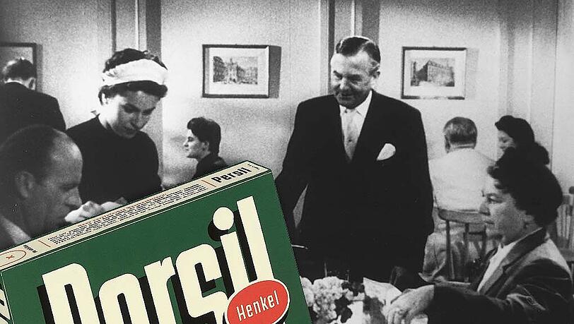 Die Werbung, die Geschichte geschrieben hat: Die Darsteller Liesl Karlstadt und Beppo Brem spielen, am Tisch sitzend, ein Ehepaar im ersten Spot im deutschen Fernsehen. Die Werbung, die Geschichte geschrieben hat: Die Darsteller Liesl Karlstadt und Beppo Brem spielen, am Tisch sitzend, ein Ehepaar im ersten Spot im deutschen Fernsehen.