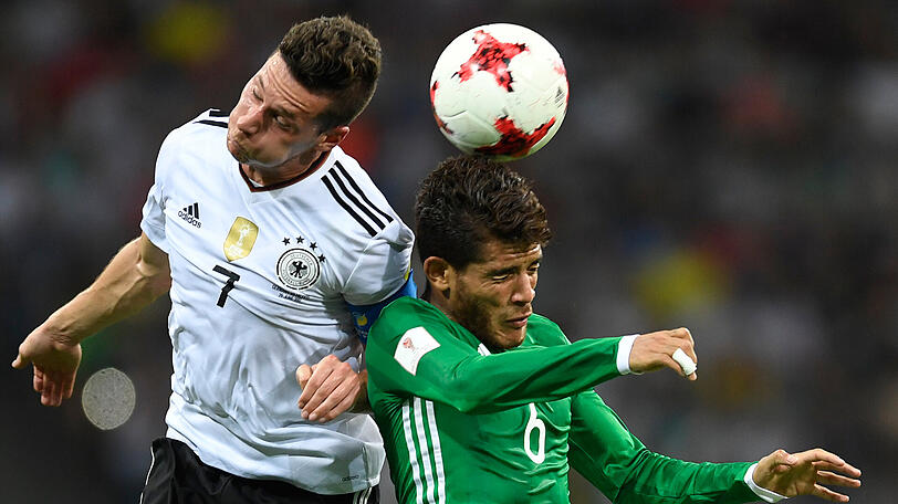 Julian Draxler: Note 4. : &bdquo;Er kann schon Entscheidendes bei dieser WM bewirken&ldquo;, sagte Bundestrainer Joachim Löw vor dem Spiel. Doch Draxler konnte auf der linken Seite im Mittelfeld keine Akzente setzen und schaffte es nicht, seinen gewohnten Zug zum Tor zeigen zu können.
