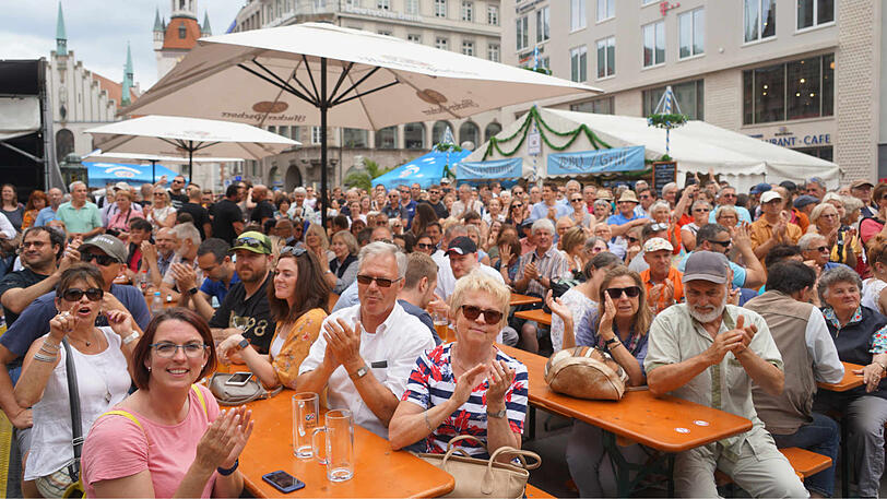Reges Treiben in der Altstadt. Klicken Sie sich durch Impressionen vom Stadtgründungsfest - inklusive einem singenden Oberbürgermeister.