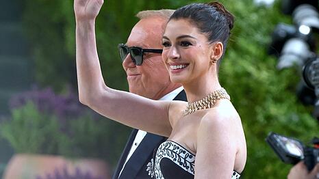 Anne Hathaway bei der diesj&auml;hrigen Met Gala