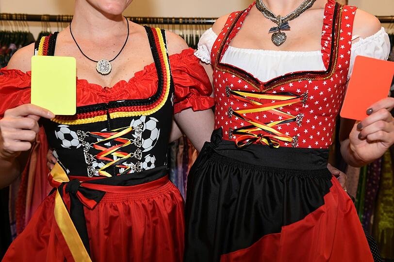 Model und Modebloggerin Maria Imizcoz präsentierte sich am Donnerstag in Trachtenmode - und zwar ziemlich sexy.