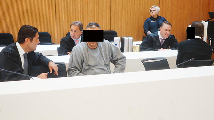 Falsche Polizisten: zwei der drei Angeklagten.