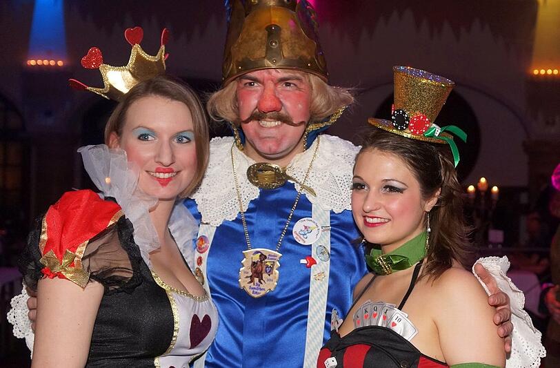 Die Damischen Ritter laden zur großen Ballnacht.