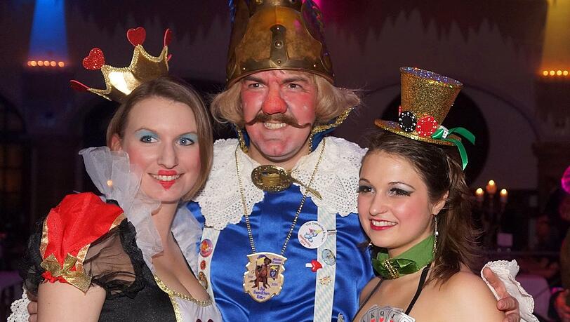 Die Damischen Ritter laden zur großen Ballnacht. Die Damischen Ritter laden zur großen Ballnacht.