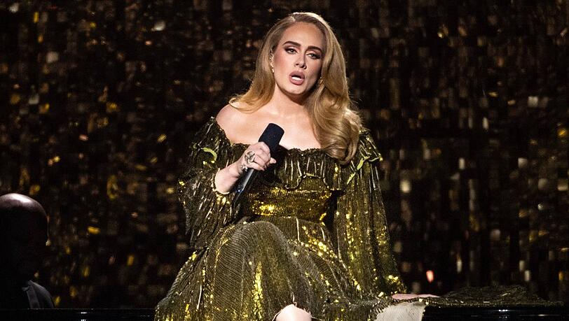 Adele kehrt im November 2022 auf die Bühne zurück.