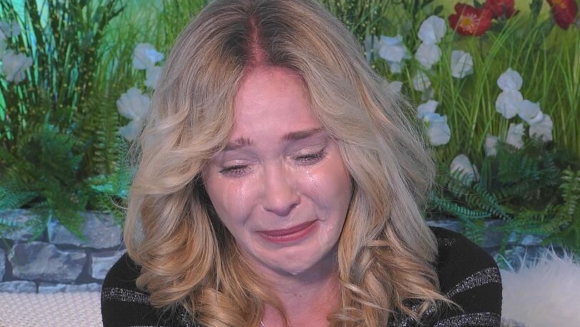 Theresia ist aufgelöst: Im Sprechzimmer von "Promi Big Brother" spricht sie über das Verhältnis zu ihrem Vater. Theresia ist aufgelöst: Im Sprechzimmer von "Promi Big Brother" spricht sie über das Verhältnis zu ihrem Vater.