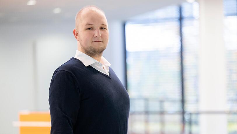 Steup ist wissenschaftlicher Mitarbeiter am Lehrstuhl für Politikwissenschaft der Universität der Bundeswehr in Neubiberg. Steup ist wissenschaftlicher Mitarbeiter am Lehrstuhl für Politikwissenschaft der Universität der Bundeswehr in Neubiberg.