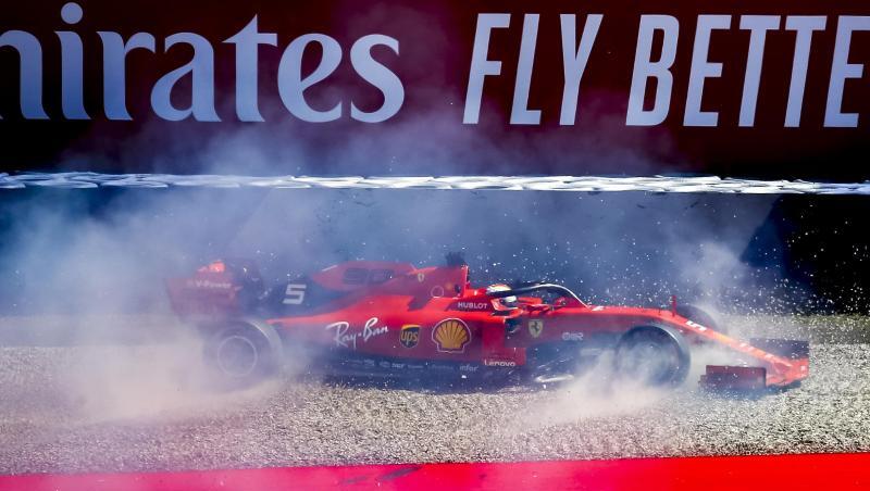 Sebastian Vettel konnte beim freien Training einen Crash mit seinem Ferrari gerade noch vermeiden. Sebastian Vettel konnte beim freien Training einen Crash mit seinem Ferrari gerade noch vermeiden.