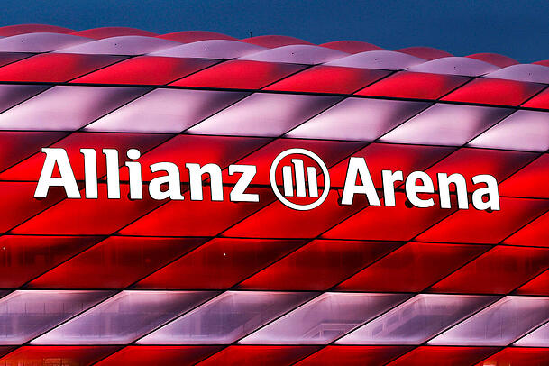 Bayerns Anteilseigner Allianz ist auch der Namensgeber der Heimstätte der Münchner. Bayerns Anteilseigner Allianz ist auch der Namensgeber der Heimstätte der Münchner.