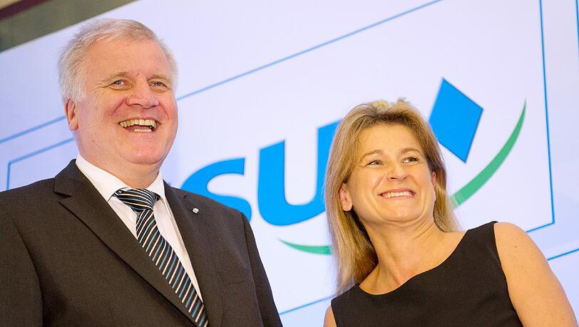 Das Lachen dürfte CSU-Parteichef Horst Seehofer und der Landtagsabgeordneten Mechthilde Wittmann am Montagabend wohl vergangen sein.