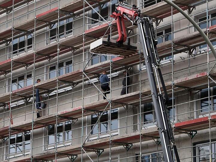 Beim sozialen Wohnungsbau kommt die Politik bislang deutlich langsamer voran als beim Bau gewöhnlichen Wohnraums.