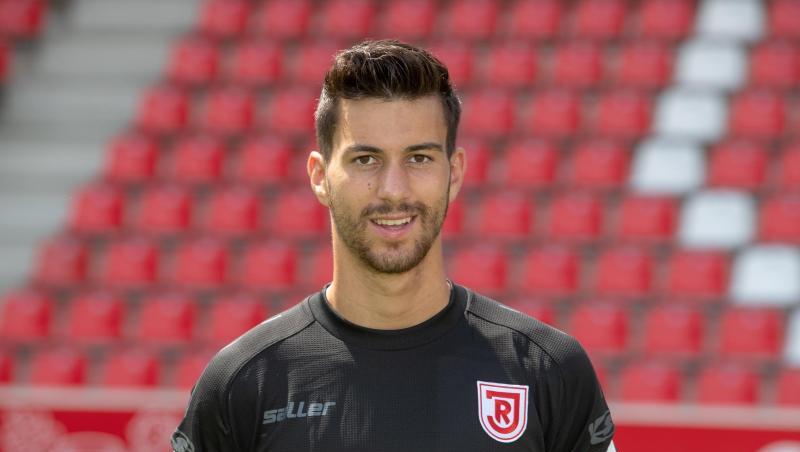 Torwart Alexander Weidinger vom SSV Jahn Regensburg.