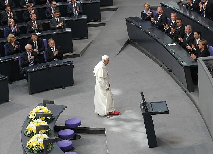 Er habe die Politiker aufgefordert, dem Recht zu dienen und sich gegen die Herrschaft des Unrechts zu wehren.