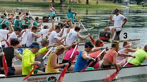 Im Rhythmus der Trommler: die Drachenboote.