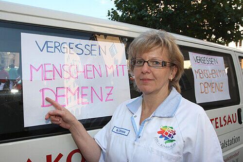 Sie protestiert für mehr Geld: Christa Wild (44) von der Zentralen Diakonie Station Altdorf.