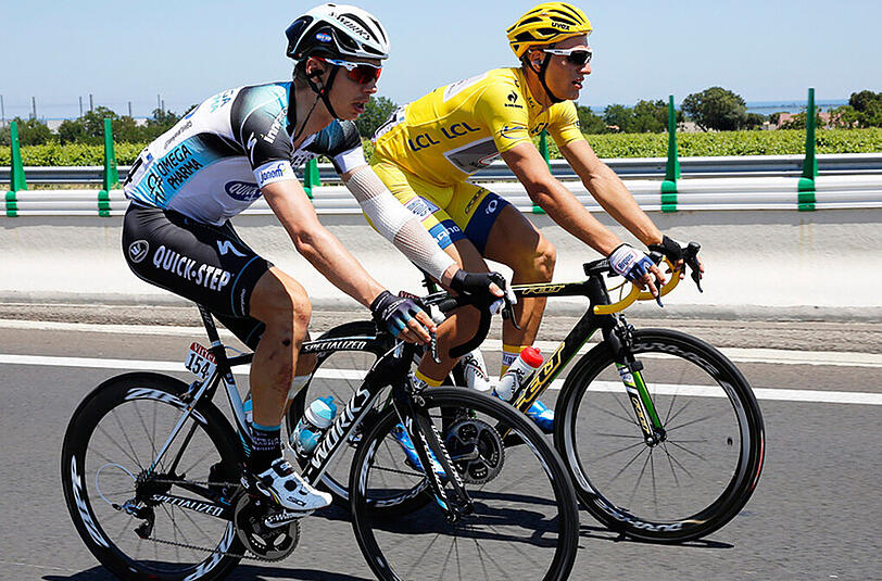 Sie werden ab sofort gemeinsam für das Etixx-Quick-Step-Team fahren: Tony Martin (l) und Marcel Kittel