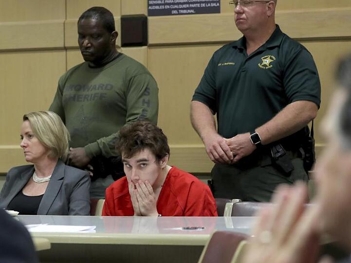 Nikolas Cruz, der mutmaßliche Schütze des Schulmassakers in Parkland, bei dem 17 Menschen getötet worden sind, sitzt im Broward Courthouse.