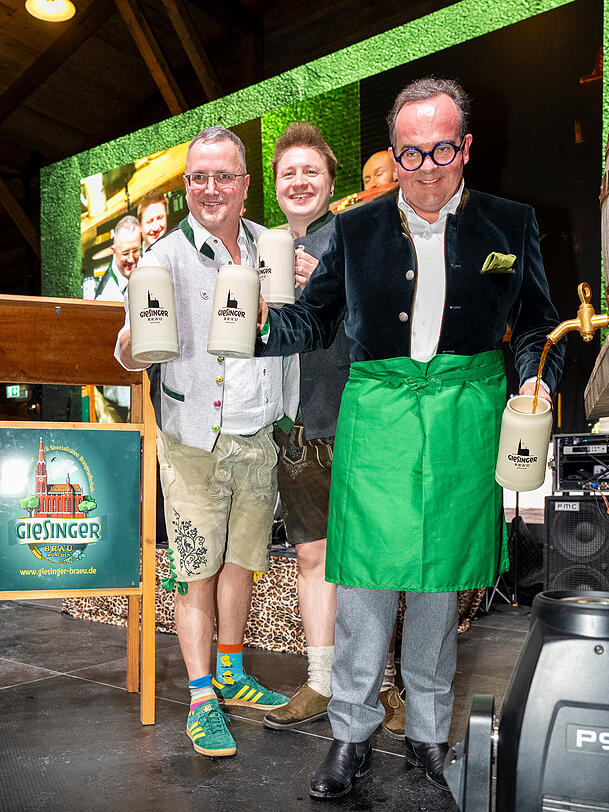 Auf der Wiesn zeigten sich Giesinger-Chef Steffen Marx (l.) und CSU-OB-Kandidat Clemens Baumg&auml;rtner vers&ouml;hnlich.