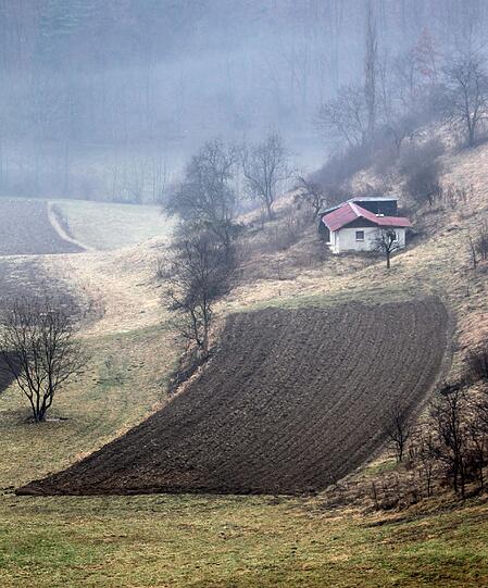 Hanglage: Diesen Bauernhof in Nordost-Slowenien hat Gorazd B. als neues Domizil gewählt.