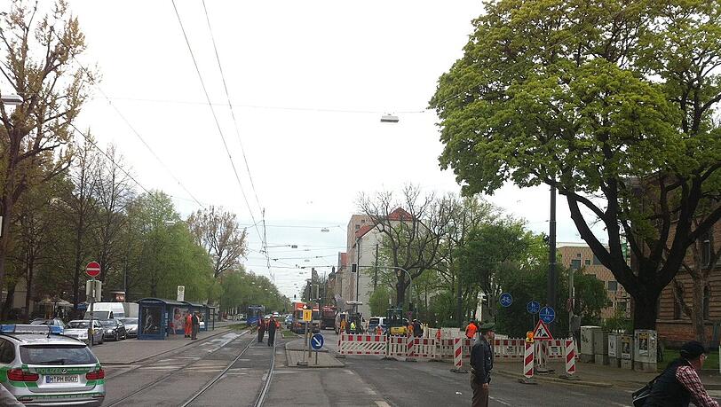 Gasaustritt an in der Dachauer Straße. Bei Bauarbeiten ist eine Gasleitung beschädigt worden. Gasaustritt an in der Dachauer Straße. Bei Bauarbeiten ist eine Gasleitung beschädigt worden.
