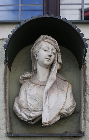 Hausmadonna am Ignaz-Günther-Haus.