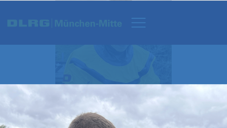 Helfer der DLRG üben den Einsatz mit dem neuen Gerät. Helfer der DLRG üben den Einsatz mit dem neuen Gerät.