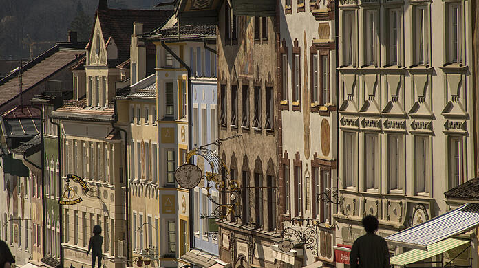 Die Marktstraße in der Bad Tölzer Innenstadt. Bei der Aktion ebenfalls dabei sind Garmisch, Partenkirchen, Geretsried, Lenggries, Murnau, Penzberg und Weilheim.