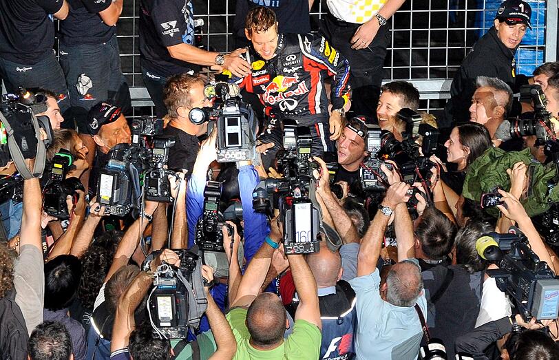 Die ganz große Vettel-Party: So lässt es der alte neue Weltmeister in Suzuka krachen. Die Bilder