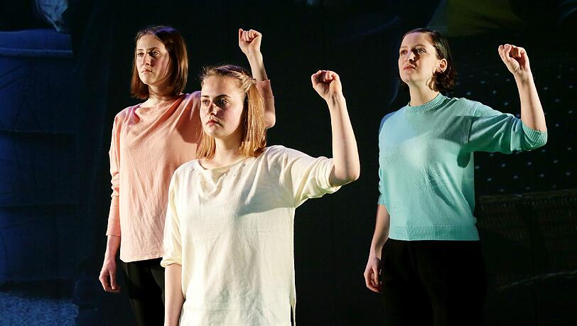 Die Theaterakademie spielt Swetlana Alexijewitsch. Die Theaterakademie spielt Swetlana Alexijewitsch.