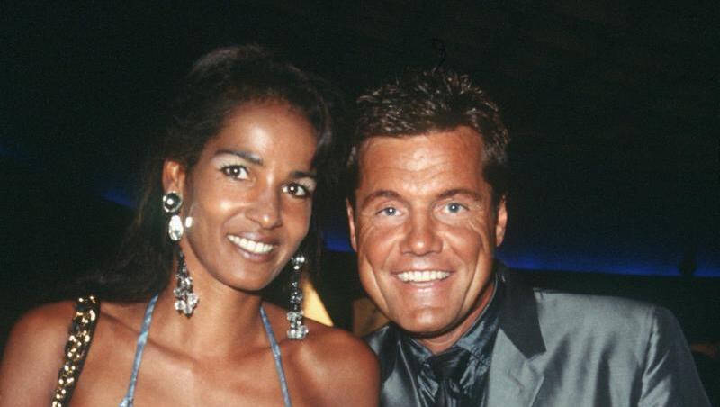 Dieter Bohlen mit seiner damaligen Freundin Nadja Abdel Farrag ("Naddel") 1999 bei der Verleihung der World Music Awards. Dieter Bohlen mit seiner damaligen Freundin Nadja Abdel Farrag ("Naddel") 1999 bei der Verleihung der World Music Awards.