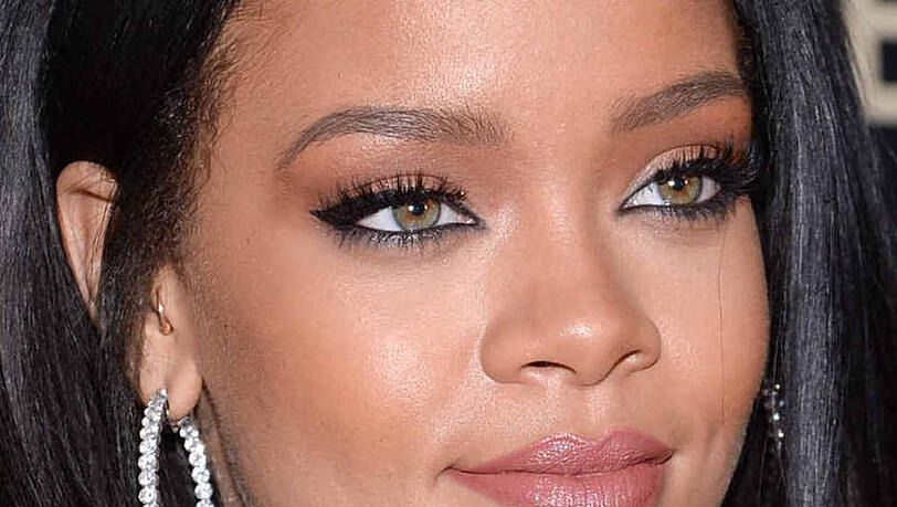Rihanna weiß, was eine Überraschungs-Party ausmacht Rihanna weiß, was eine Überraschungs-Party ausmacht