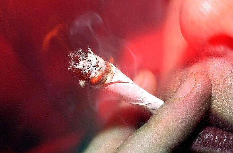 Ein 26-Jähriger gab gegenüber der Polizei zu, Marihuana konsumiert zu haben. (Symbolbild)