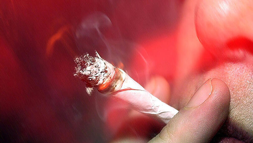 Ein 26-Jähriger gab gegenüber der Polizei zu, Marihuana konsumiert zu haben. (Symbolbild) Ein 26-Jähriger gab gegenüber der Polizei zu, Marihuana konsumiert zu haben. (Symbolbild)