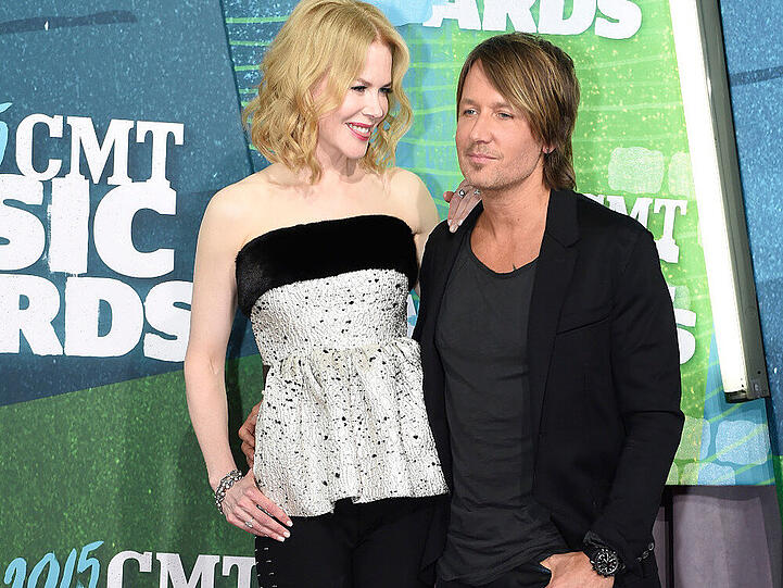 Nicole Kidman schaut Ehemann Keith Urban bei den CMT Music Awards verliebt in die Augen