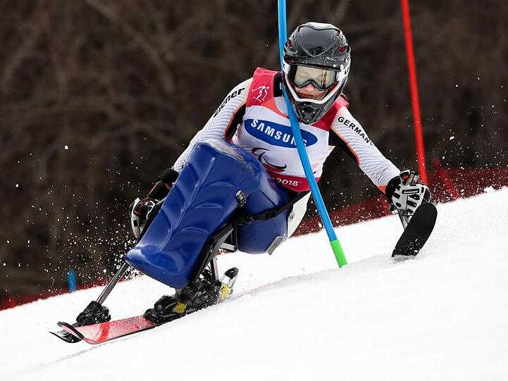 Anna Schaffelhuber aus Deutschland fährt auf der Piste. Foto: Jan Woitas/zb/dpa/Archivbild