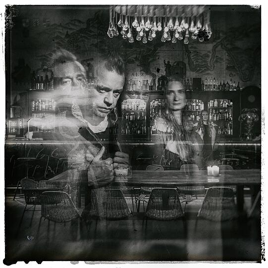 Die Goldene Bar im Haus der Kunst und ihre Betreiber.